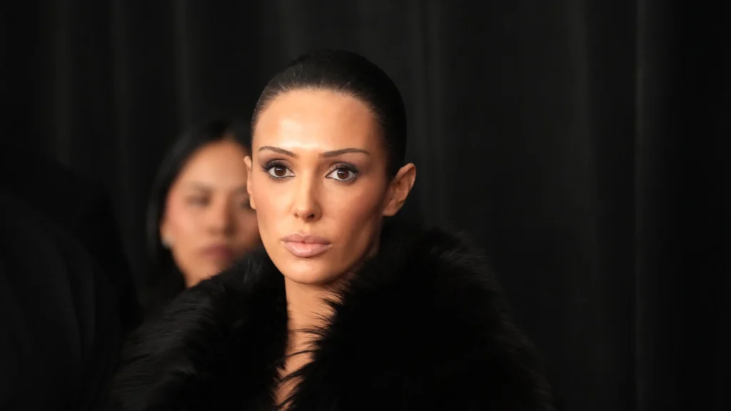 Bianca Censori Grammys dress